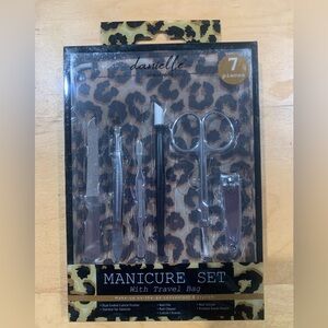 🖤5 for $20-Danielle Creations 7 piece Manicure Set with leopard print travel bag